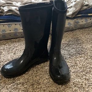 Black Rainboots
